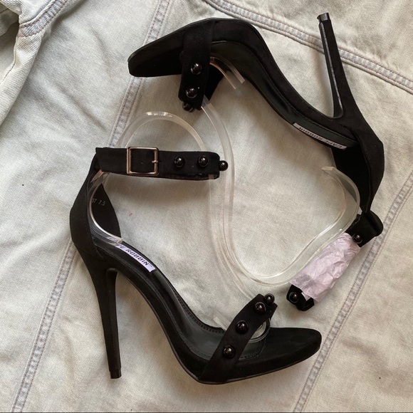 Meg - Picture 3 of 3